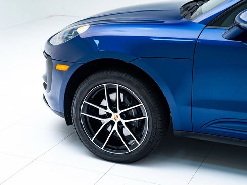 Used 2025 Porsche Macan image 11