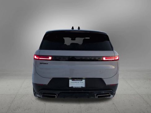 Used 2024 Land Rover Range Rover Sport SE image 5