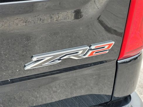 Used 2025 Chevrolet Silverado 1500 ZR2 w/ Technology Package image 8