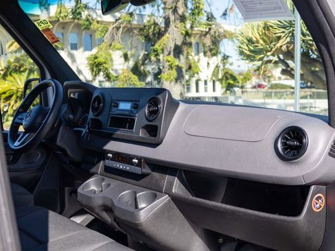 Used 2020 Mercedes-Benz Sprinter 144 Cargo image 19