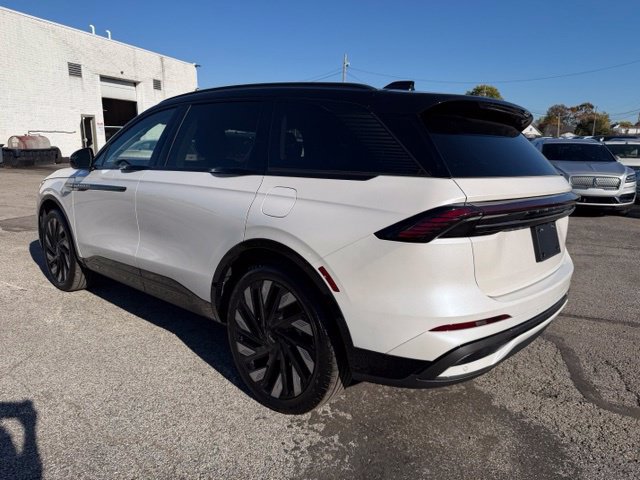 New 2026 Lincoln Nautilus Reserve w/ Jet Appearance Package AWD/4WD image 8