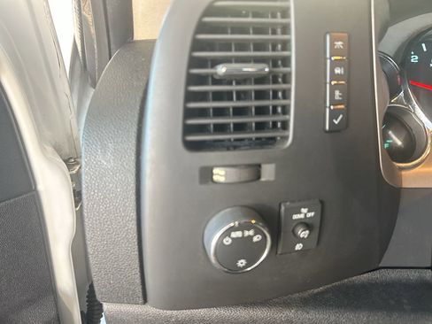 Used 2013 Chevrolet Silverado 2500 LT w/ Interior Plus Package image 13