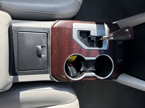 Used 2014 Toyota Camry XLE image 11