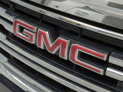 Used 2022 GMC Acadia SLE AWD/4WD image 11