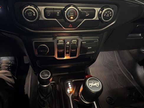 Used 2020 Jeep Wrangler Unlimited Sport S AWD/4WD image 23
