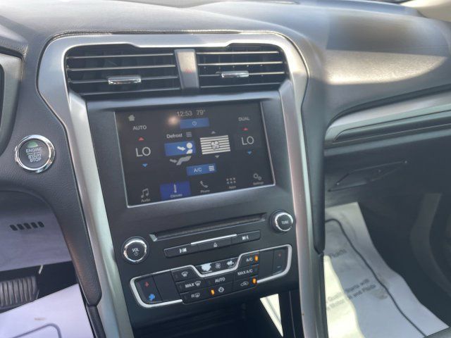 Used 2017 Ford Fusion SE w/ Equipment Group 201A FWD image 19