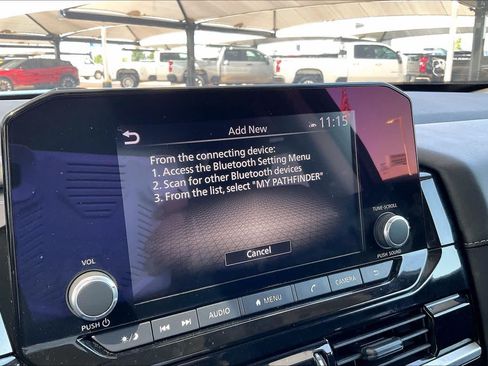 Used 2025 Nissan Pathfinder SV FWD image 32