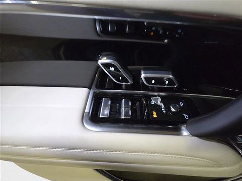 New 2025 Land Rover Range Rover Autobiography image 28