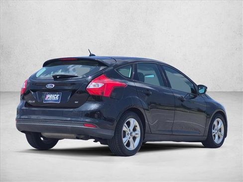 Used 2014 Ford Focus SE w/ SE Winter Package FWD image 5