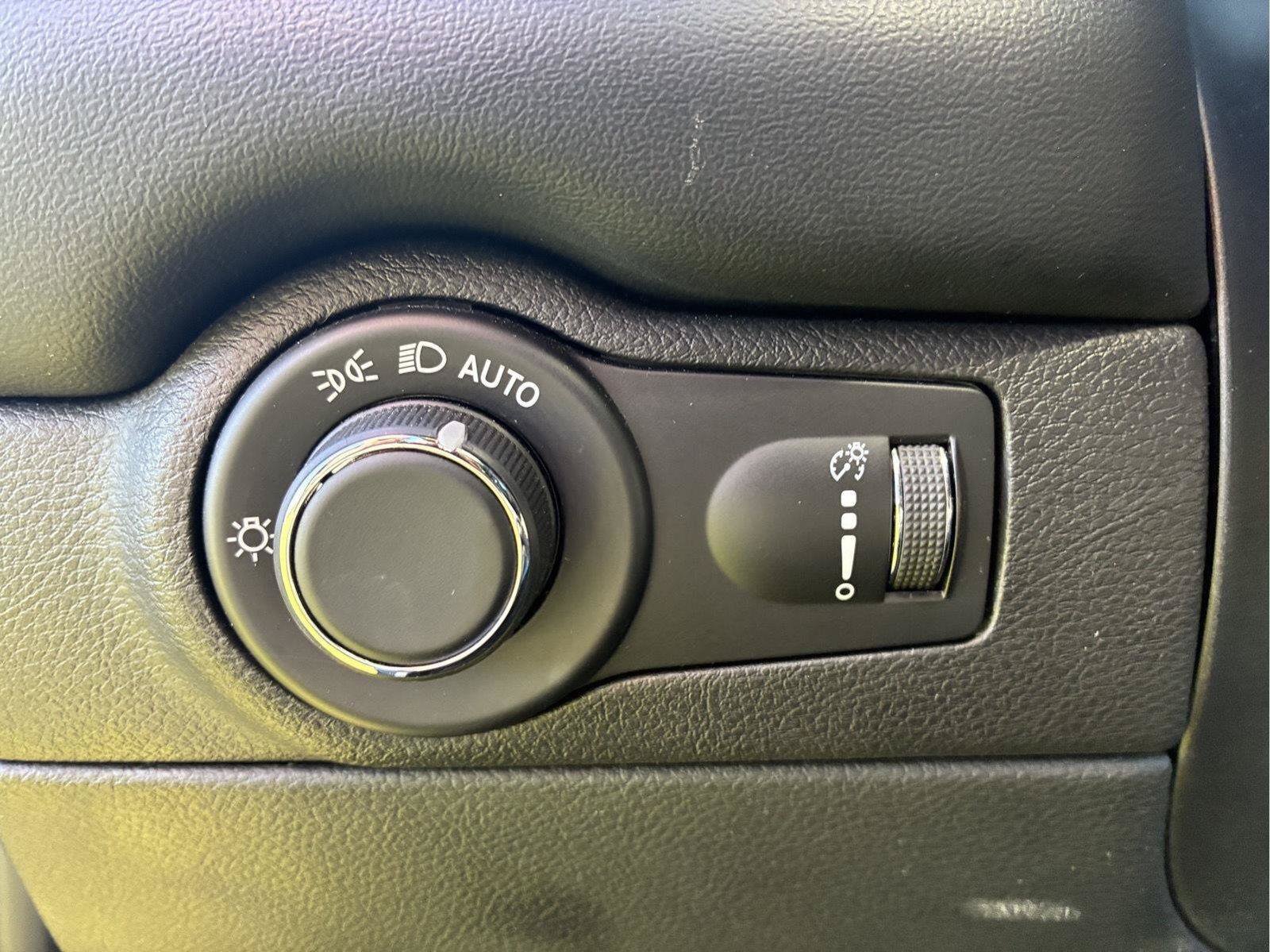 Used 2025 Dodge Durango R/T AWD/4WD image 27