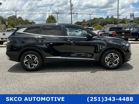 Used 2023 Kia Sportage LX FWD image 6