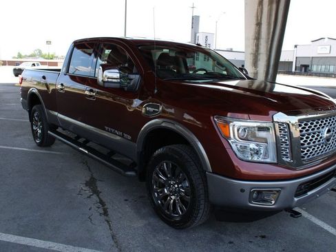 Used 2018 Nissan Titan Platinum Reserve w/ Platinum Utility Package AWD/4WD image 4