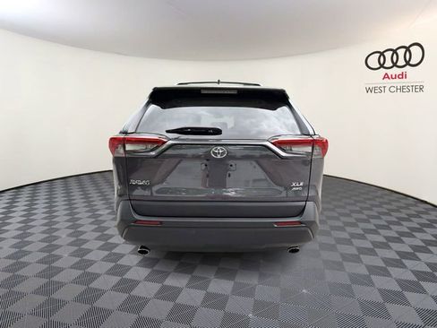Used 2022 Toyota RAV4 XLE w/ Convenience Package AWD/4WD image 5