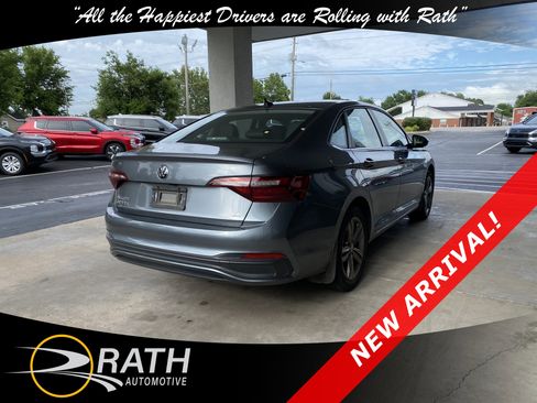 Used 2022 Volkswagen Jetta SE FWD image 7