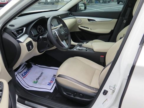 Used 2021 INFINITI QX50 Sensory w/ Accent Package image 9