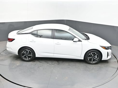 Used 2025 Nissan Sentra SV FWD image 36
