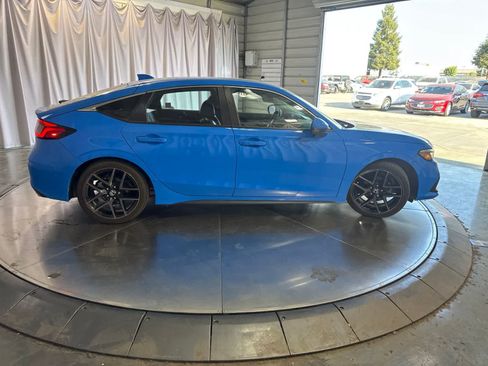 Used 2023 Honda Civic Sport Touring image 4