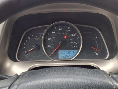 Used 2015 Toyota RAV4 LE image 18