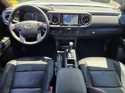 Used 2021 Toyota Tacoma TRD Off-Road w/ TRD Premium Off Road Package AWD/4WD image 14