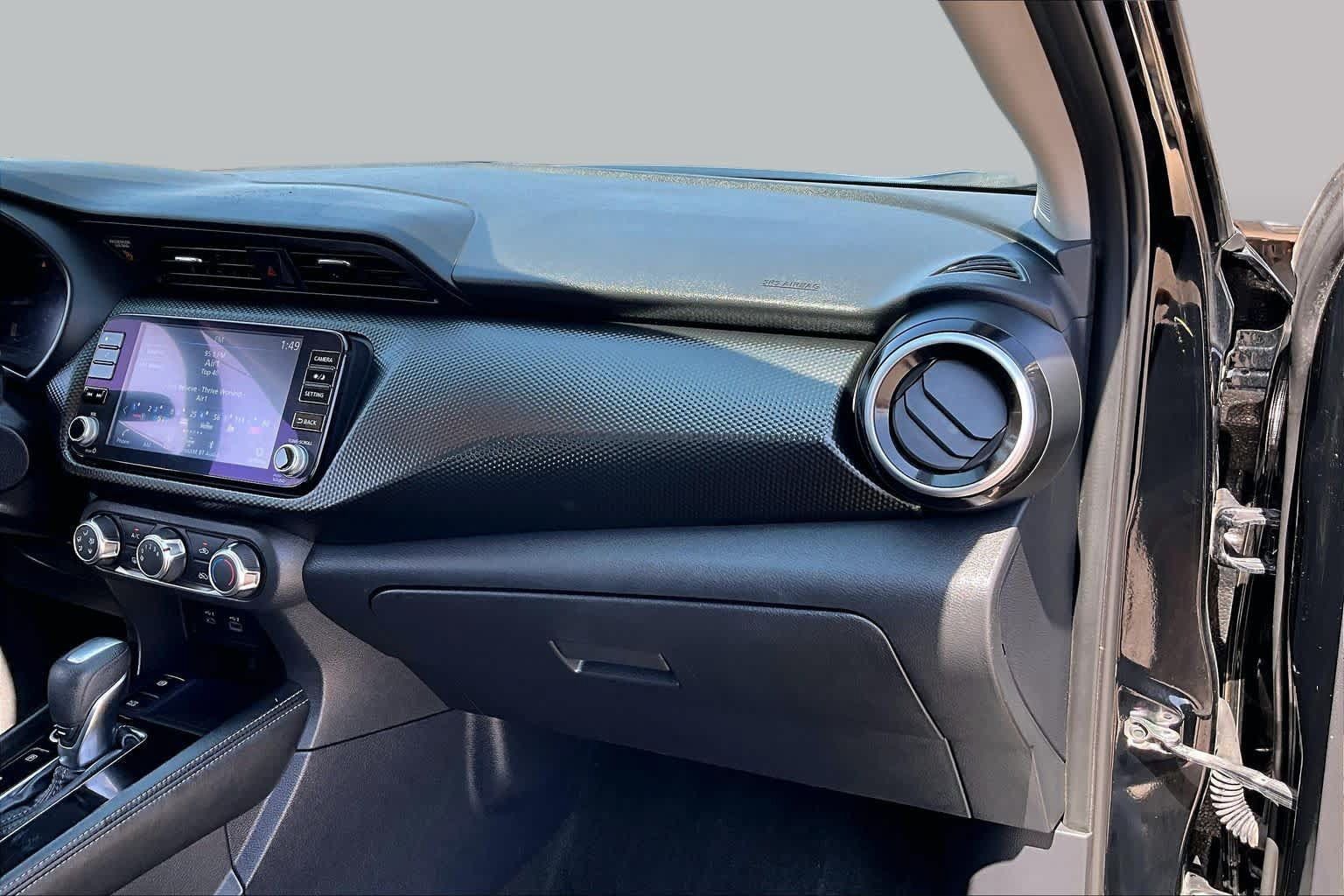 Used 2023 Nissan Kicks SV FWD image 18