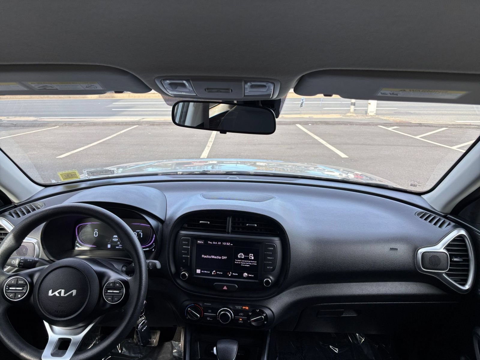 Used 2025 Kia Soul LX w/ LX Technology Package FWD image 28