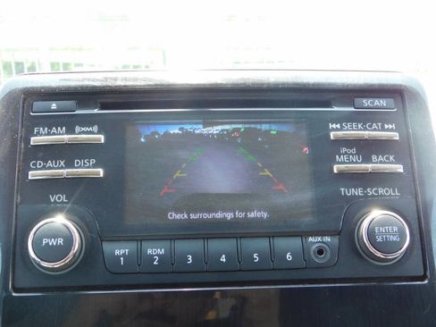 Used 2013 Nissan Titan SV w/ SV Value Truck Pkg image 12