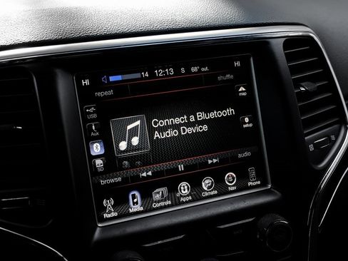 Used 2017 Jeep Grand Cherokee Limited image 37