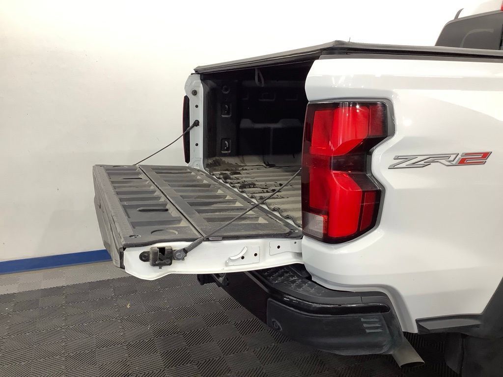 Used 2024 Chevrolet Colorado ZR2 w/ ZR2 Convenience Package III AWD/4WD image 28