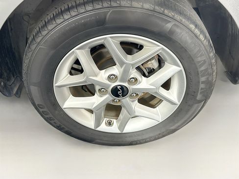 Used 2022 Kia Soul LX w/ Technology Package image 11