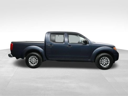 Used 2016 Nissan Frontier SV w/ SV Value Truck Package AWD/4WD image 6