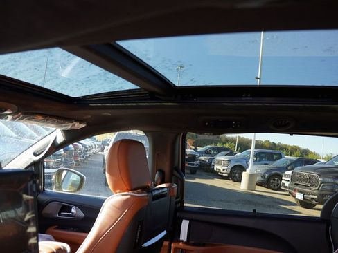 New 2026 Chrysler Pacifica Pinnacle image 13