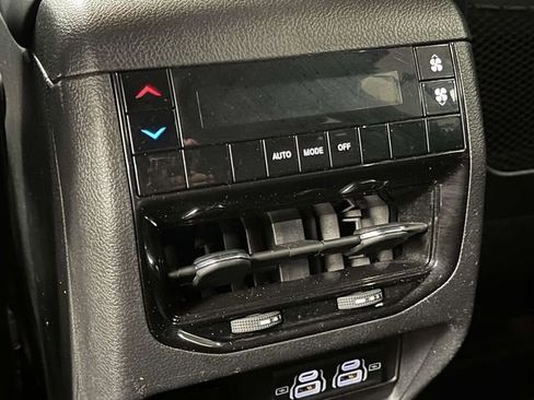 Used 2024 Jeep Grand Cherokee L Laredo AWD/4WD image 23