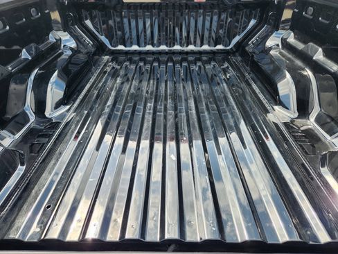 Used 2025 Chevrolet Colorado Trail Boss AWD/4WD image 32