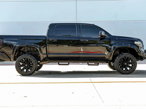 Used 2015 Toyota Tundra SR5 w/ SR5 Upgrade Package image 7