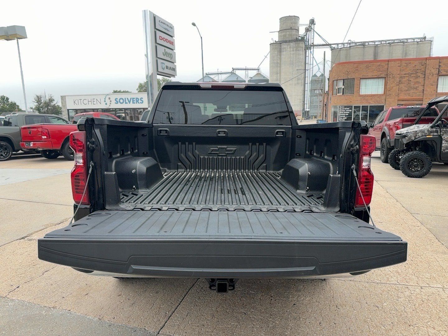 Used 2023 Chevrolet Silverado 1500 LT AWD/4WD image 8