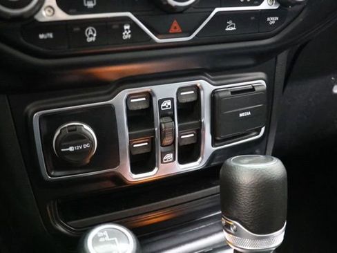 Used 2022 Jeep Wrangler Unlimited Sport AWD/4WD image 28