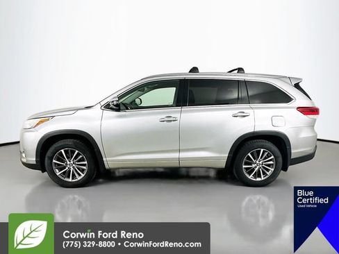 Used 2018 Toyota Highlander XLE AWD/4WD image 4