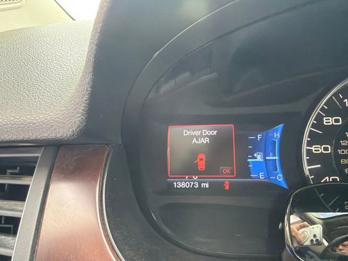 Used 2014 Ford Edge Limited w/ Equipment Group 301A AWD/4WD image 9