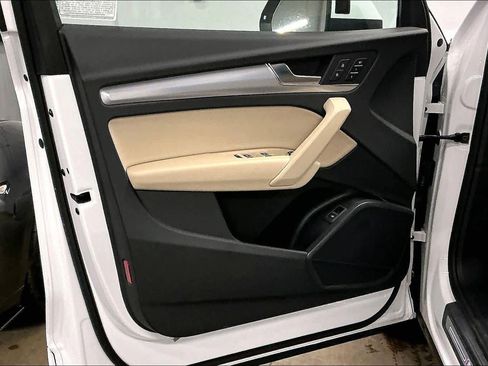 Used 2025 Audi Q5 2.0T Premium w/ Convenience Plus Package image 26