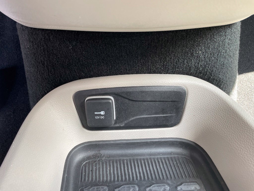 Used 2024 Chrysler Pacifica Touring-L FWD image 18