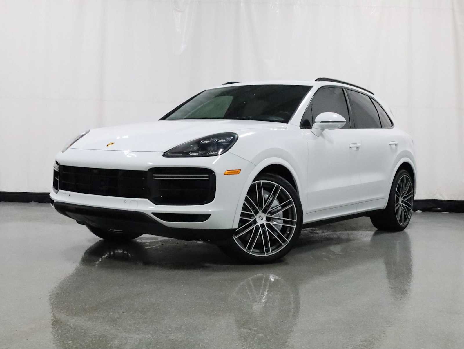Used 2019 Porsche Cayenne Turbo AWD/4WD image 1