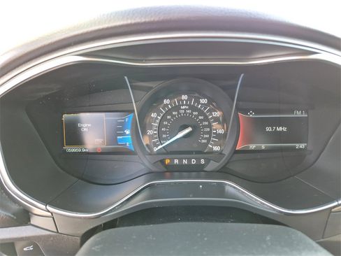 Used 2017 Ford Fusion SE w/ Equipment Group 201A image 19