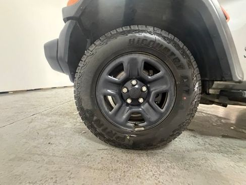 Used 2018 Jeep Wrangler Unlimited Sport AWD/4WD image 12
