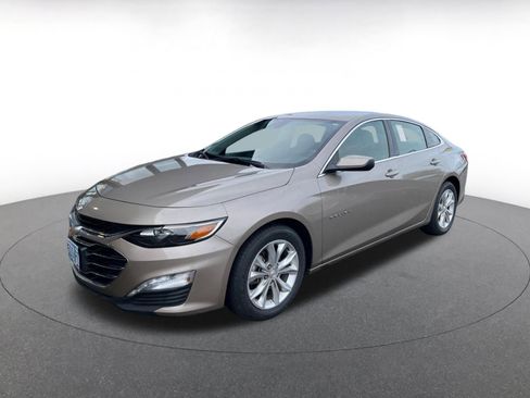 Used 2024 Chevrolet Malibu LT image 3