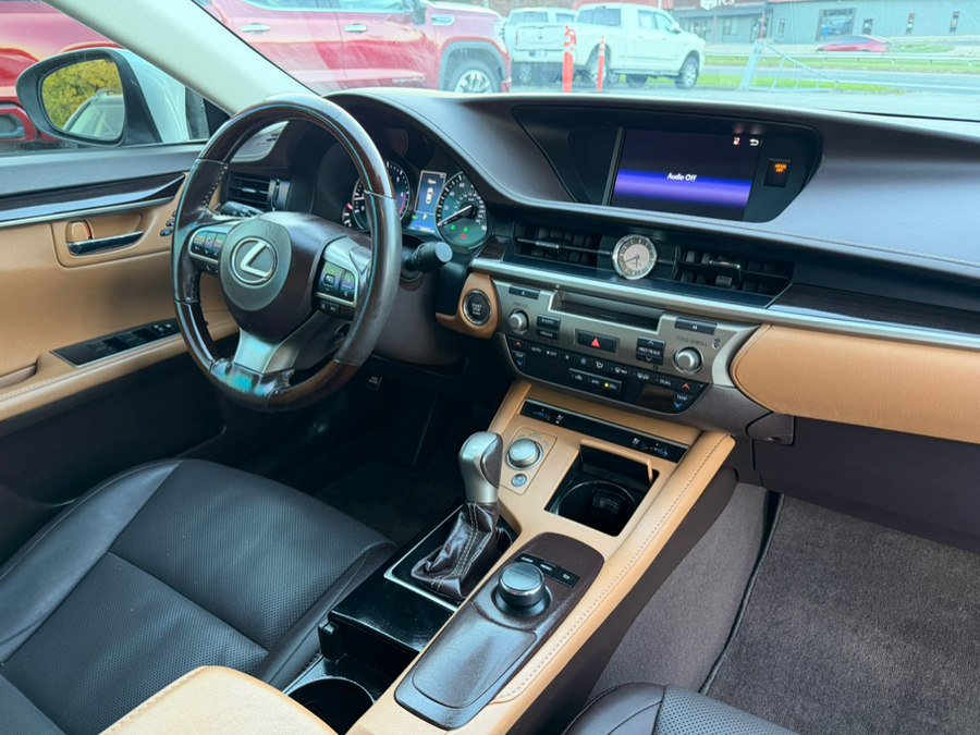 Used 2018 Lexus ES 350 w/ Premier Package FWD image 24
