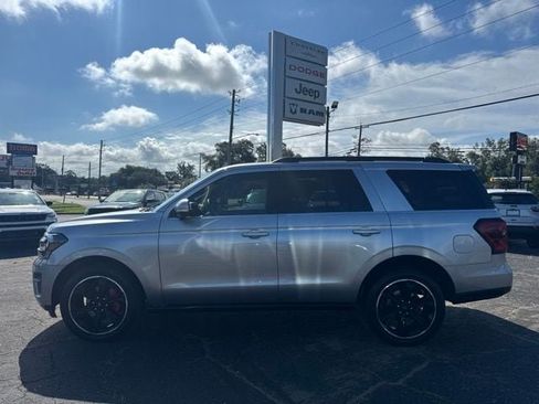 Used 2024 Ford Expedition Limited RWD image 6