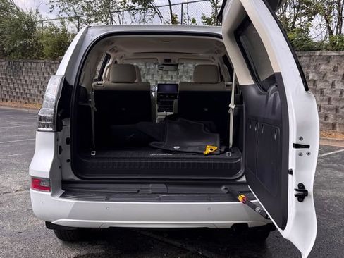 Certified 2023 Lexus GX 460 Premium AWD/4WD image 41