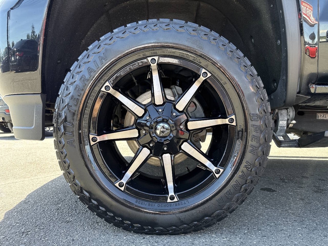 Used 2019 GMC Sierra 2500 Denali w/ Duramax Plus Package AWD/4WD image 2