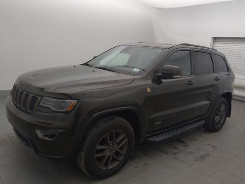 Used 2016 Jeep Grand Cherokee Limited 75th Anniversary AWD/4WD image 2