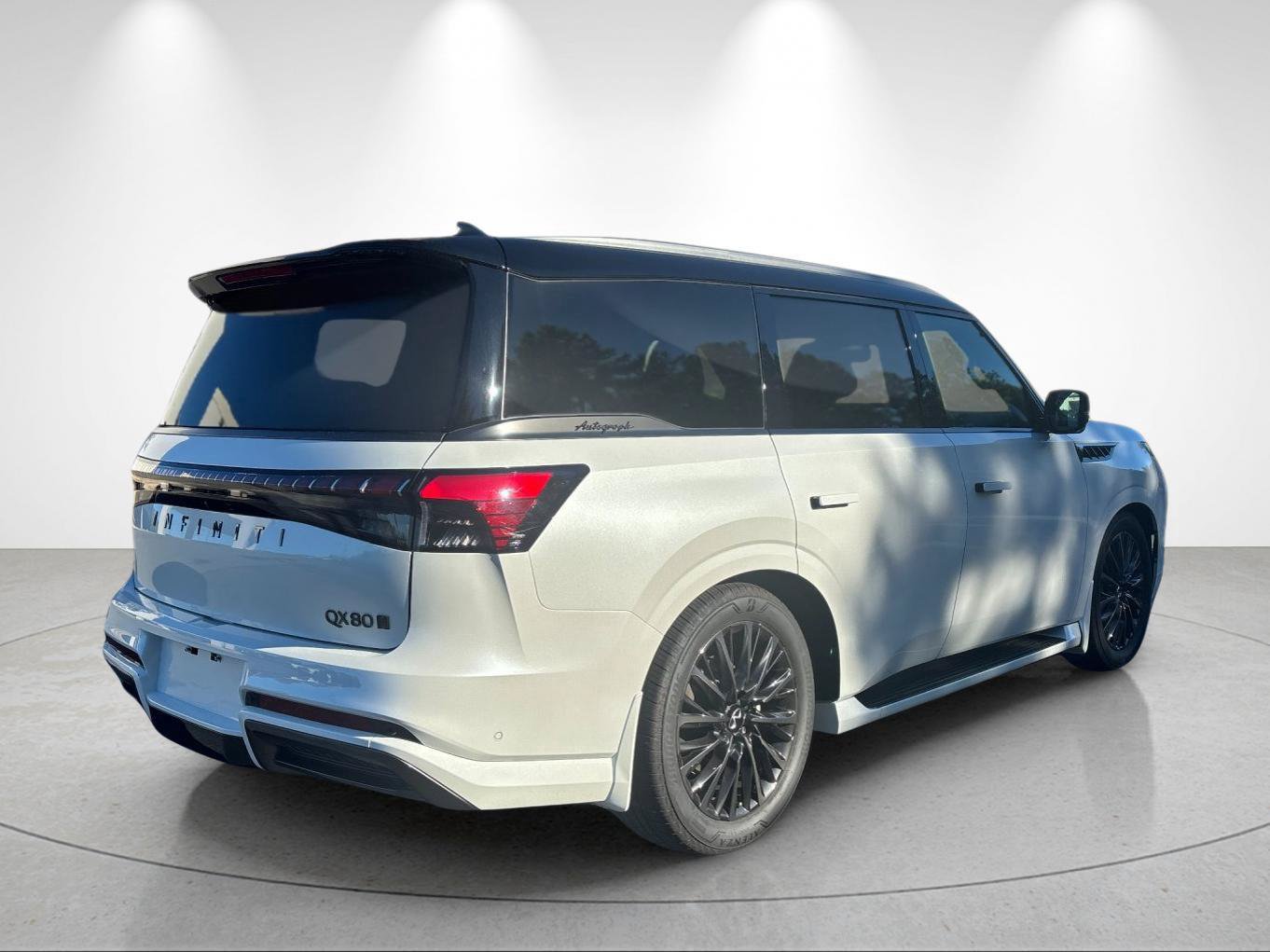 Used 2026 INFINITI QX80 Autograph w/ Premium Cargo Package AWD/4WD image 5